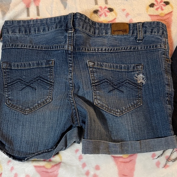 Stylish Denim Shorts Set - Picture 5 of 5